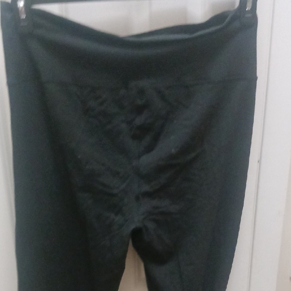 Earth Yoga Black Leggings - Picture 5 of 6